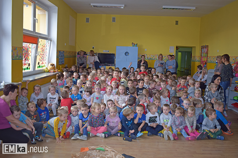 "Rzepka" w wykonaniu rodziców w przedszkolu w Malczycach