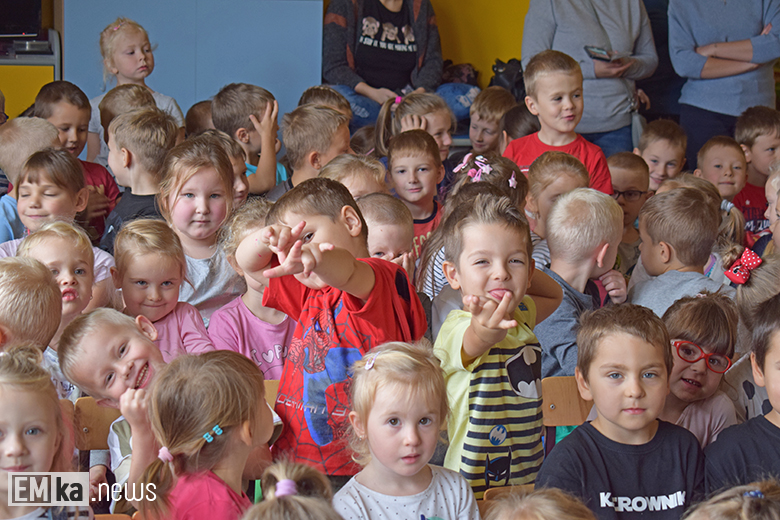 "Rzepka" w wykonaniu rodziców w przedszkolu w Malczycach