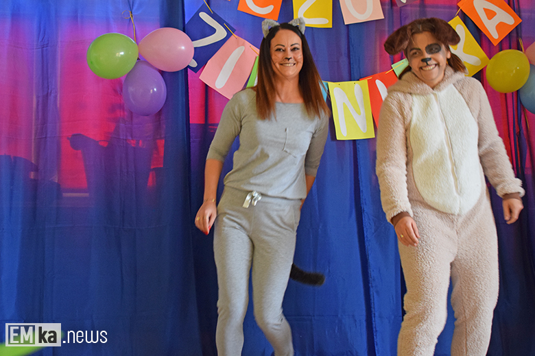 "Rzepka" w wykonaniu rodziców w przedszkolu w Malczycach