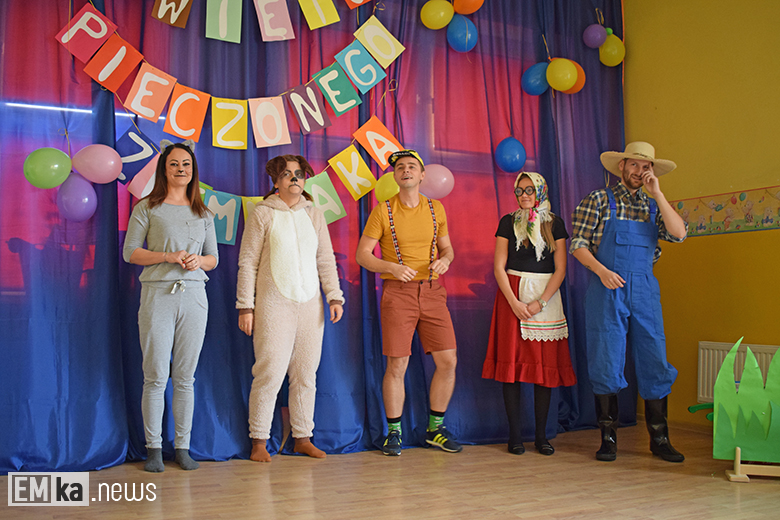 "Rzepka" w wykonaniu rodziców w przedszkolu w Malczycach