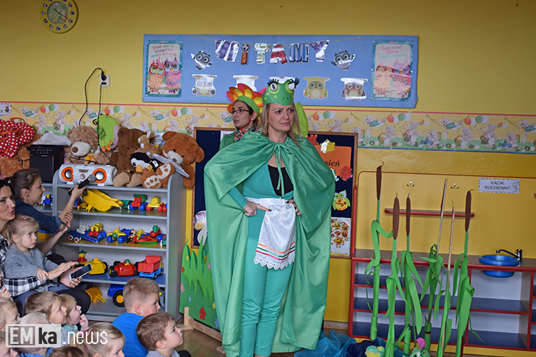 "Rzepka" w wykonaniu rodziców w przedszkolu w Malczycach