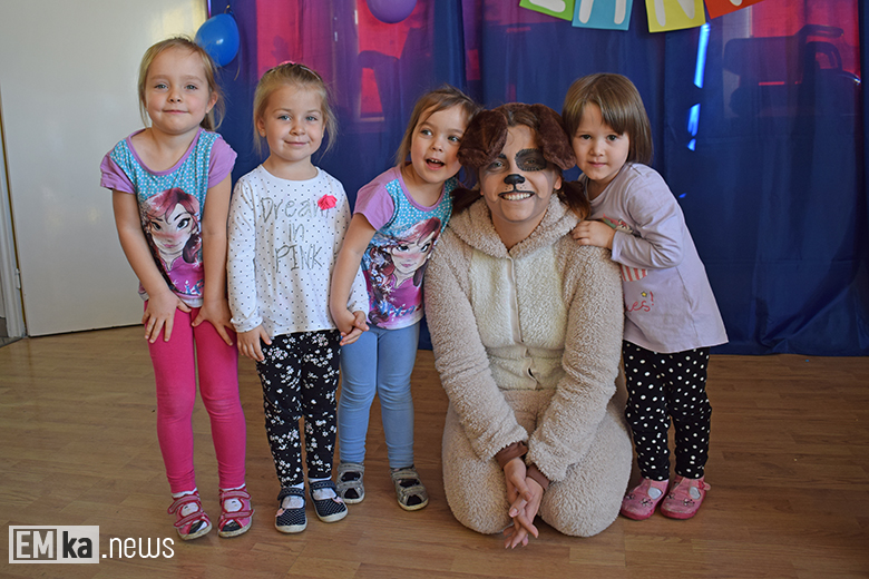 "Rzepka" w wykonaniu rodziców w przedszkolu w Malczycach