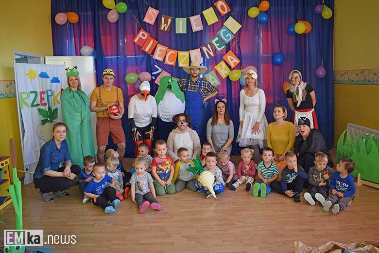 "Rzepka" w wykonaniu rodziców w przedszkolu w Malczycach