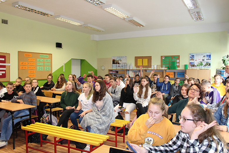 Zajęcia w szkole w gminie Udanin