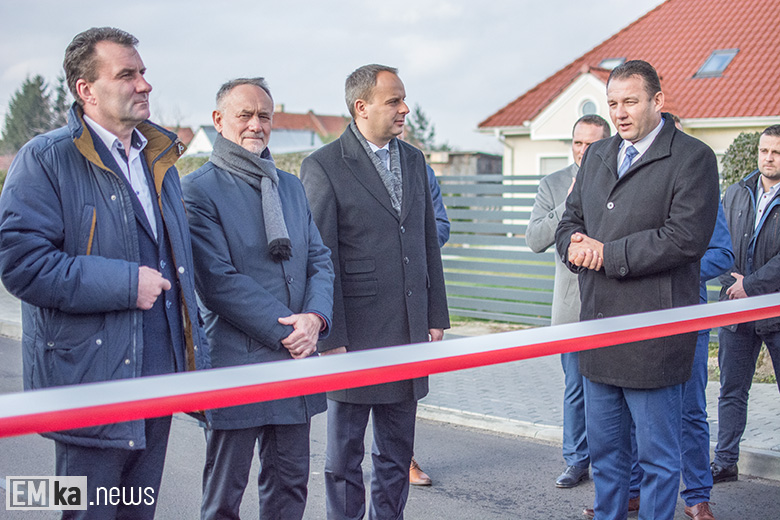 Uroczyste przecięcie wstęgi