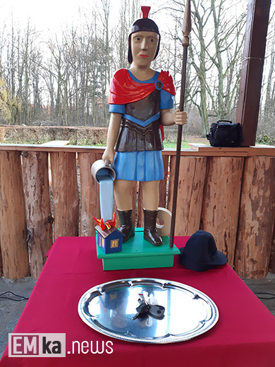 Przekazanie wozu strażackiego