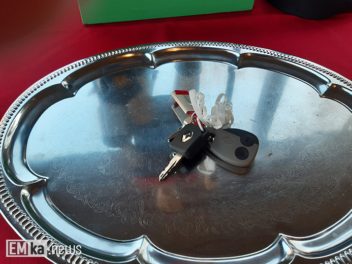 Przekazanie wozu strażackiego