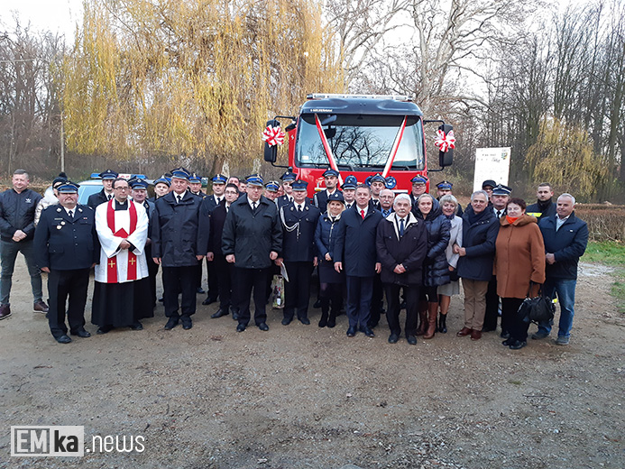 Przekazanie wozu strażackiego