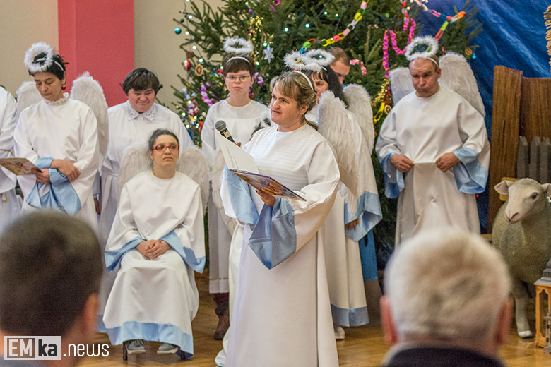 Przedświąteczne spotkanie i jasełka podopiecznych Środowiskowego Domu Samopomocy