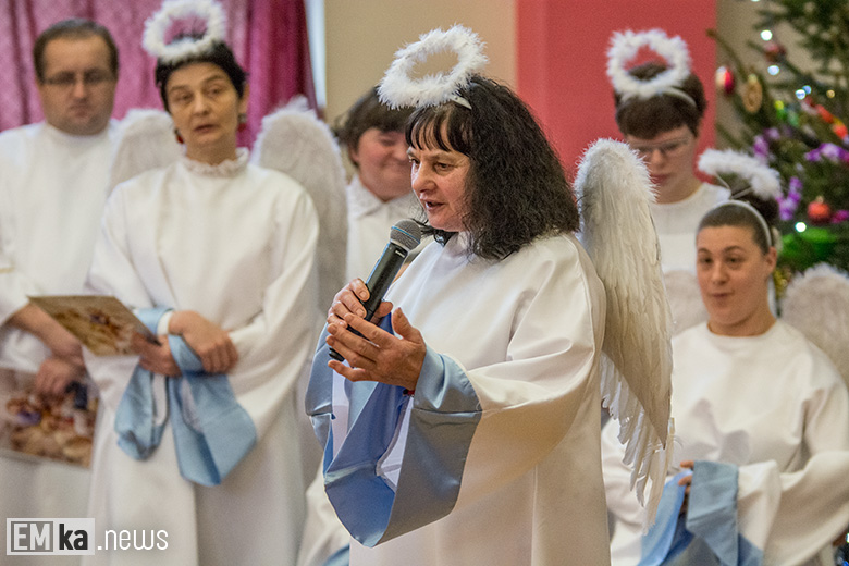 Przedświąteczne spotkanie i jasełka podopiecznych Środowiskowego Domu Samopomocy