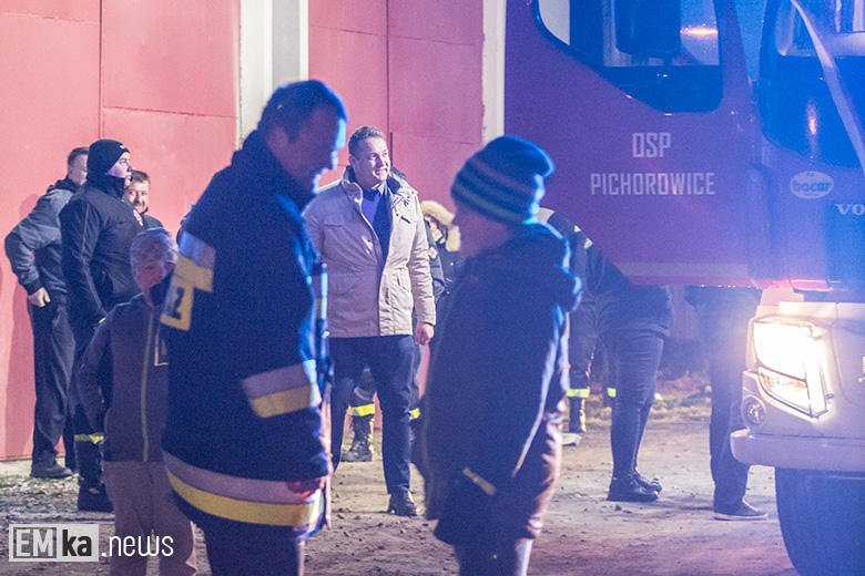 Strażacy z Pichorowic z nowym autem