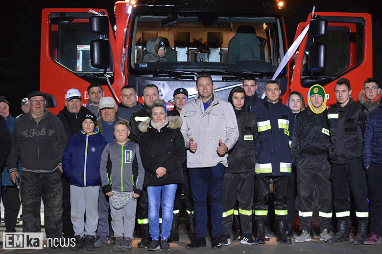 Strażacy z Pichorowic z nowym autem