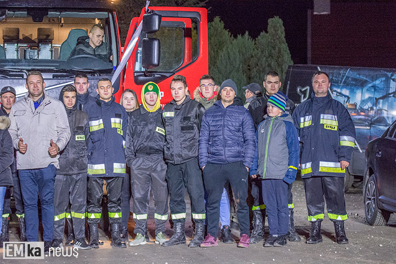 Strażacy z Pichorowic z nowym autem