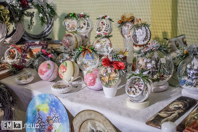 Bożonarodzeniowy kiermasz w Miękini