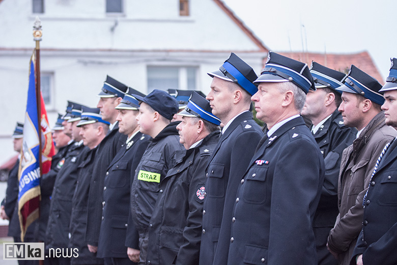 Przekazanie auta strażakom