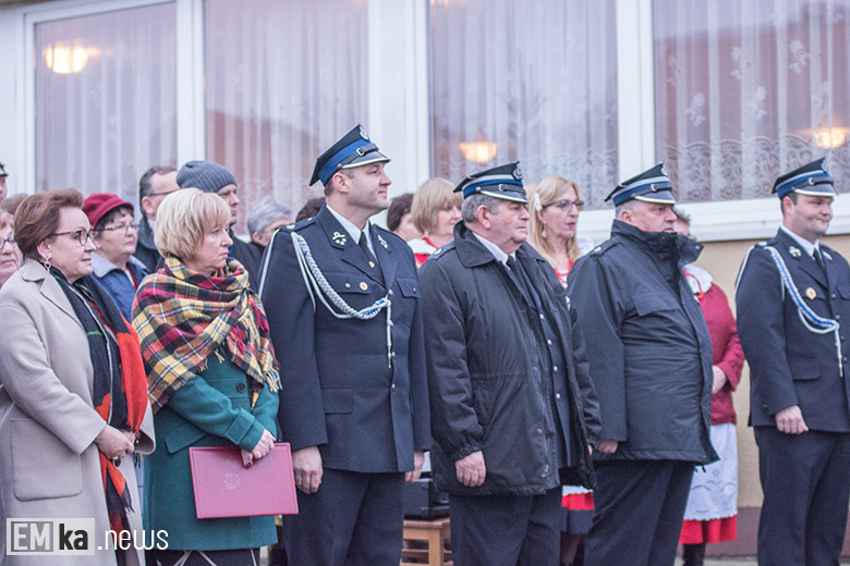 Przekazanie auta strażakom
