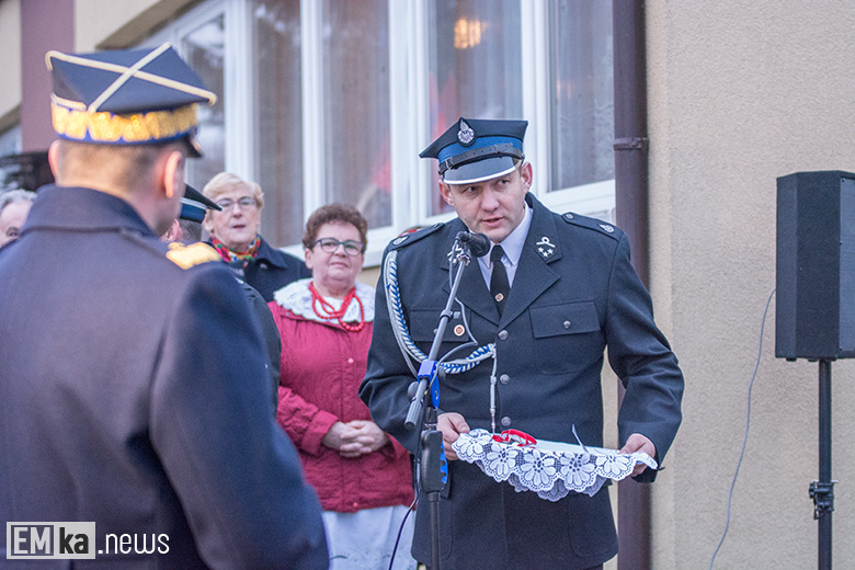 Przekazanie auta strażakom