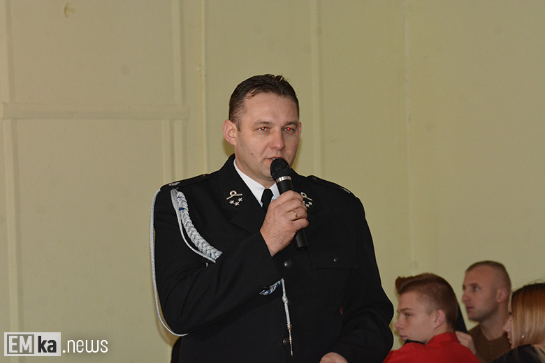 Przekazanie auta strażakom