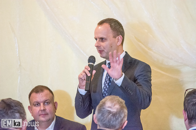 Przekazanie auta strażakom