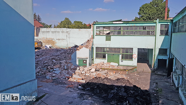 Wyburzanie byłego zakładu Inco