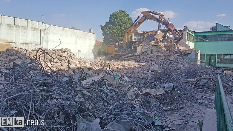 Wyburzanie byłego zakładu Inco