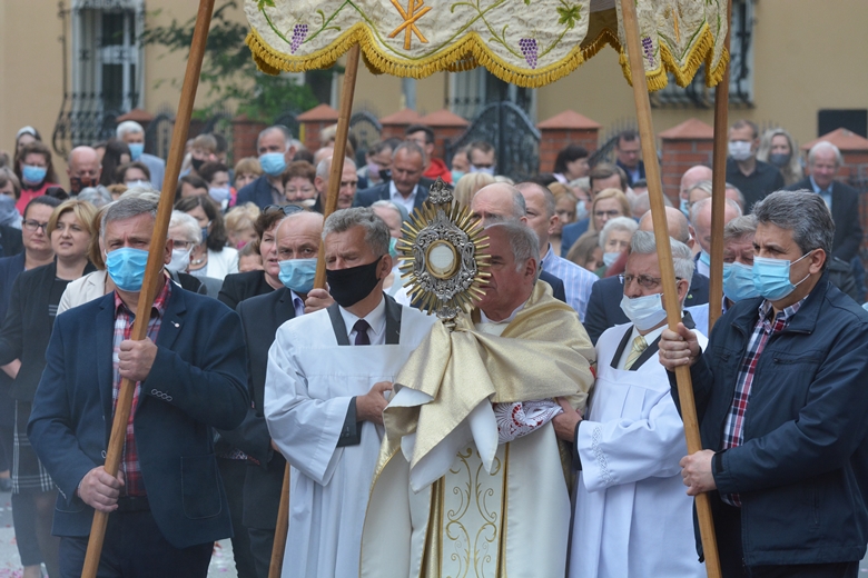Parafia pw. Podwyższenia Krzyża Świętego 
