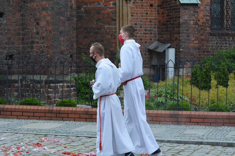 Parafia pw. Podwyższenia Krzyża Świętego 