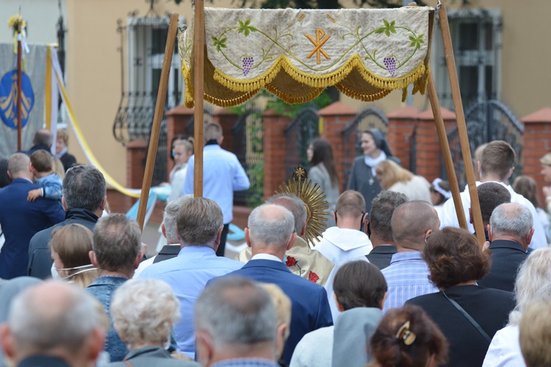 Parafia pw. Podwyższenia Krzyża Świętego 