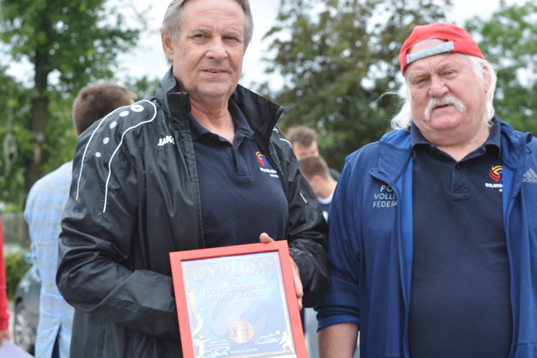 Średzcy siatkarze brązowawymi medalistami 