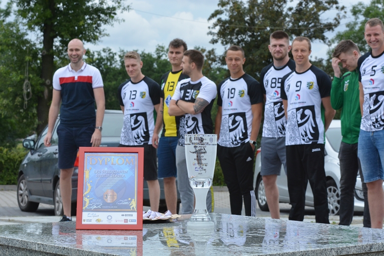 Średzcy siatkarze brązowawymi medalistami 