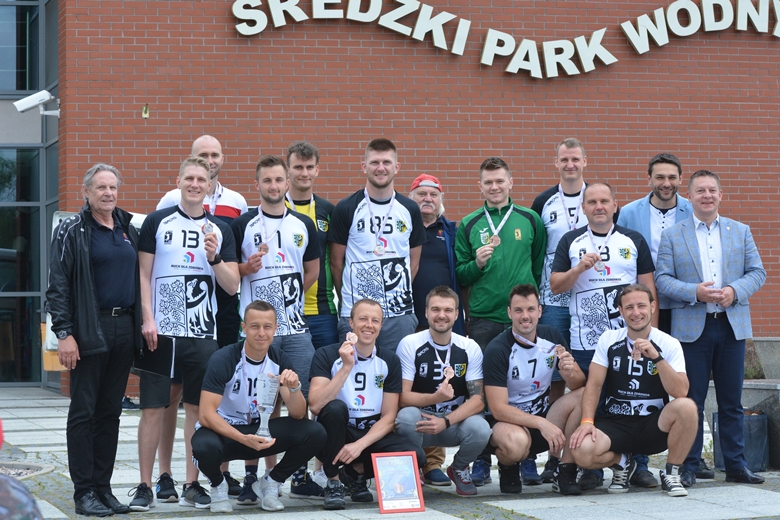 Średzcy siatkarze brązowawymi medalistami 