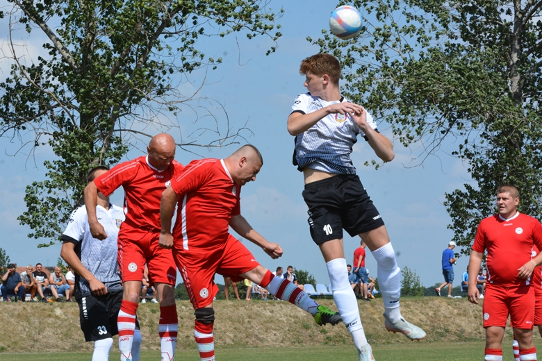 I kolejka  Zjednoczeni Gościsław vs Orzeł Mikołajowice