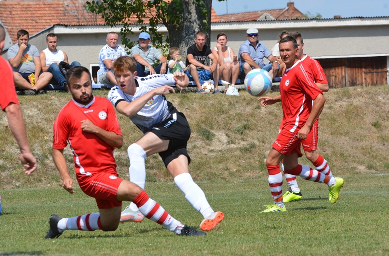 I kolejka  Zjednoczeni Gościsław vs Orzeł Mikołajowice