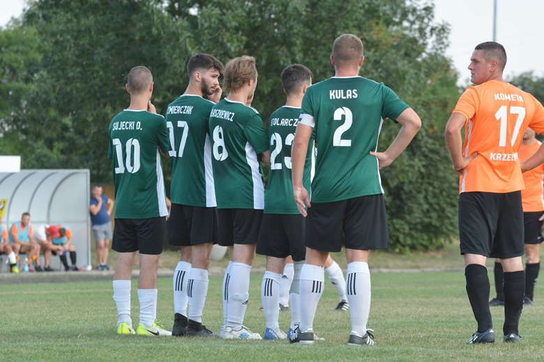 Pierwszy pojedynek Zielonych Rakoszyce w A-klasie