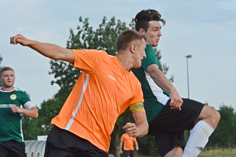 Pierwszy pojedynek Zielonych Rakoszyce w A-klasie