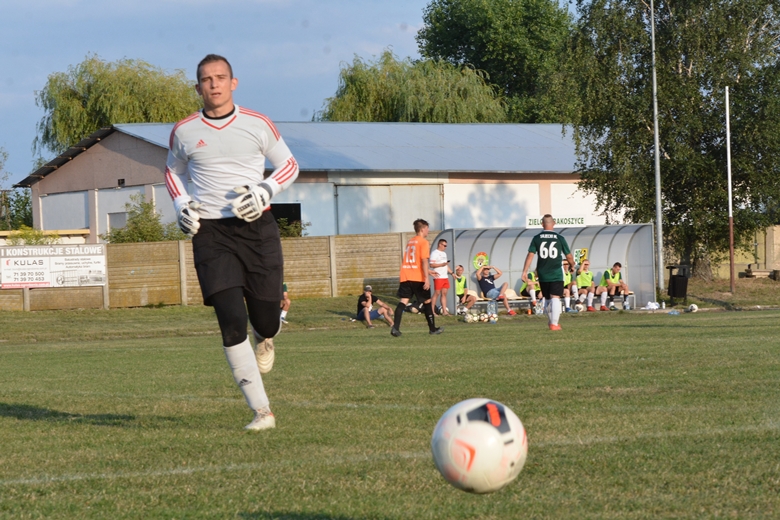 Pierwszy pojedynek Zielonych Rakoszyce w A-klasie