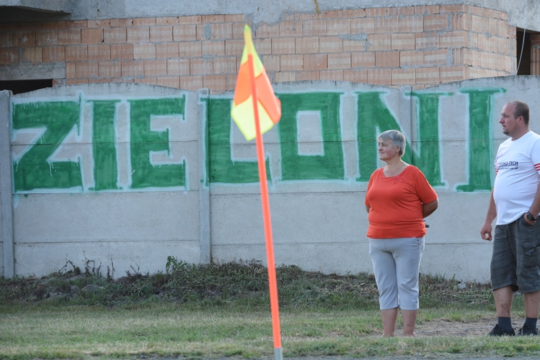 Pierwszy pojedynek Zielonych Rakoszyce w A-klasie