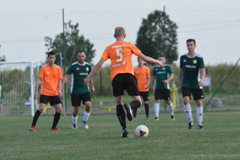 Pierwszy pojedynek Zielonych Rakoszyce w A-klasie