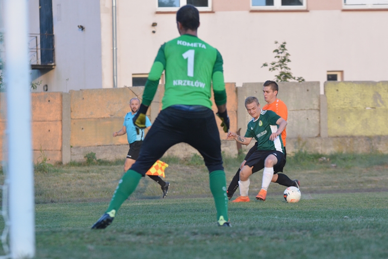 Pierwszy pojedynek Zielonych Rakoszyce w A-klasie