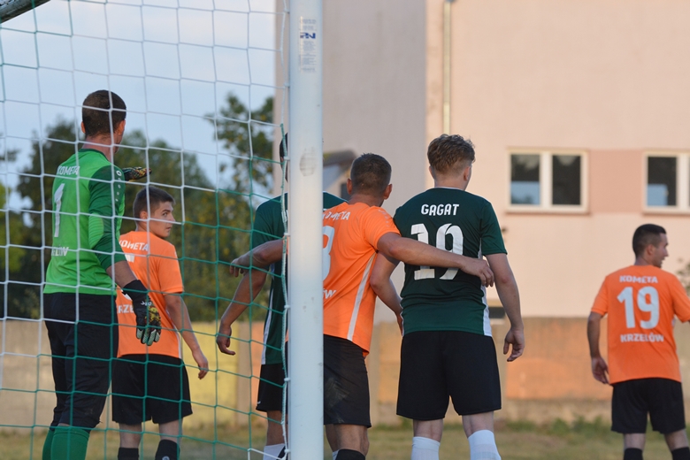 Pierwszy pojedynek Zielonych Rakoszyce w A-klasie
