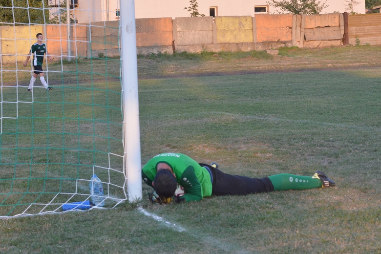 Pierwszy pojedynek Zielonych Rakoszyce w A-klasie