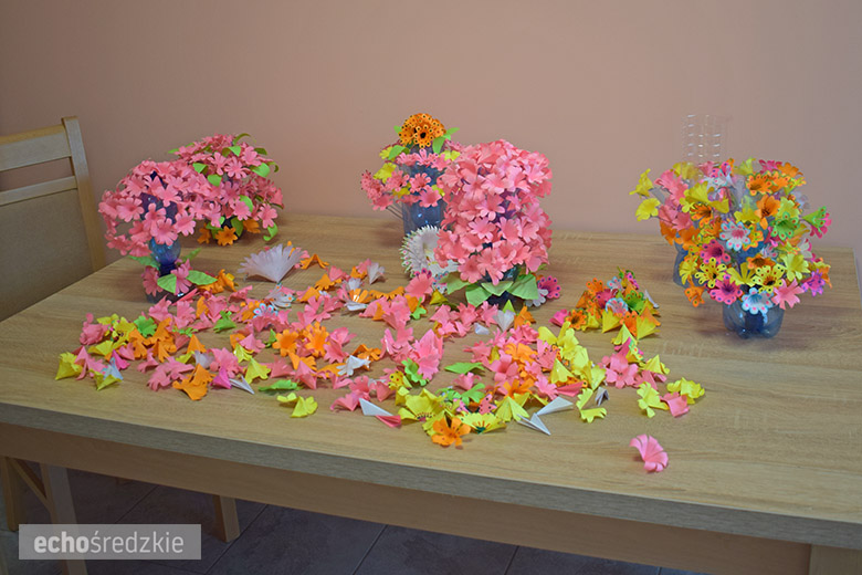 "Wspólnie jemy posiłki, bawimy się, śpiewamy. Zajęcia są zróżnicowane. Jestem tu szczęśliwa"