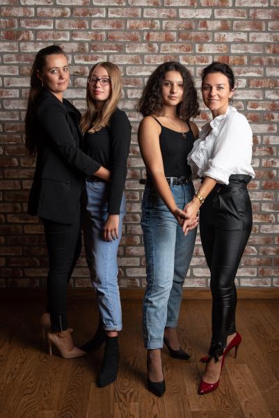 Sesja zdjęciowa uczestniczek II Ogólnopolskiego Dnia Szpilek