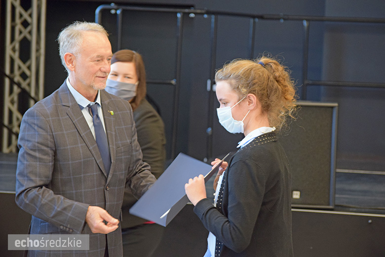 Stypendia Starosty średzkiego wręczone