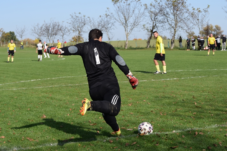 10. kolejka B-klasy Wulkan Ogrodnica - Orzeł Bukówek   