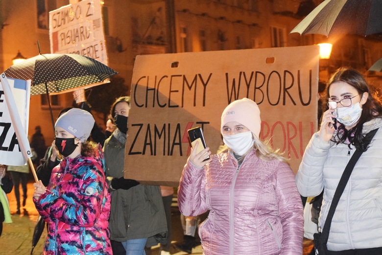 Średzianie wyrazili swój sprzeciw wobec orzeczenia TK