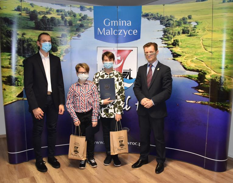 Najzdolniejszym uczniom wręczono stypendia