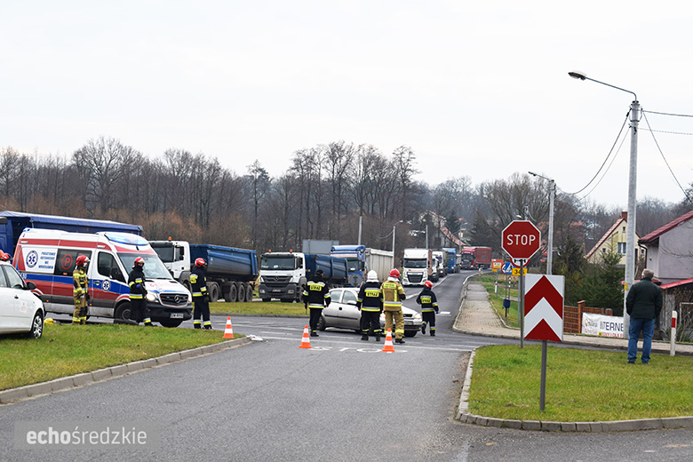 Trzy pojazdy brały udział w porannym zdarzeniu na DK94 w miejscowości Wilczków