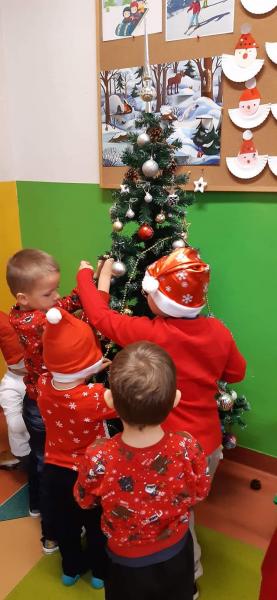 Wizyta św. Mikołaja w szkole podstawowej w Mieczkowie