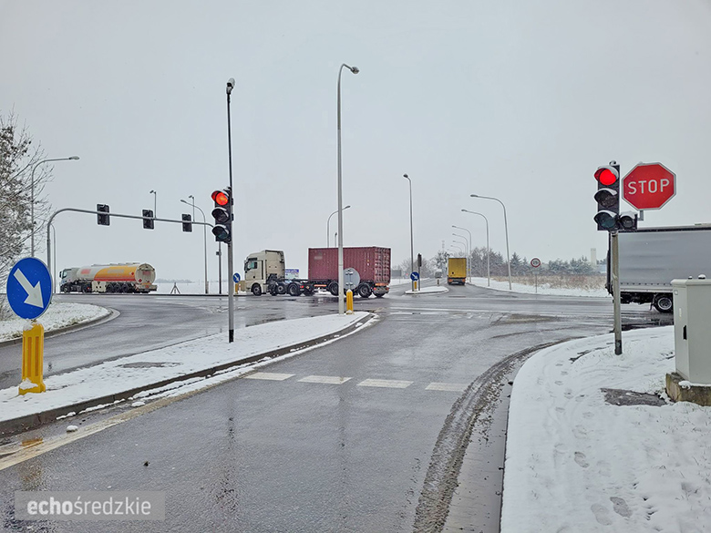 Skrzyżowanie ul. Oławskiej z drogą krajową 94